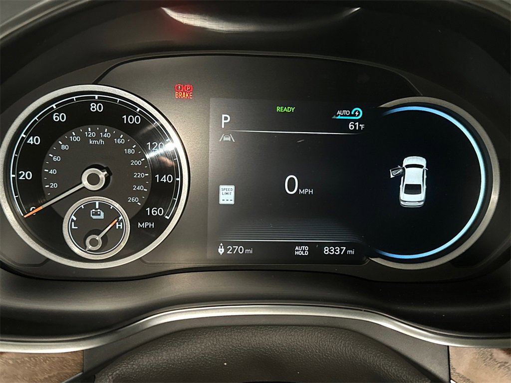 Used 2024 Genesis G80 image 27