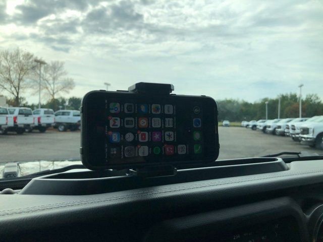 Used 2018 Jeep Wrangler Unlimited Sahara w/ Dual Top Group AWD/4WD image 28