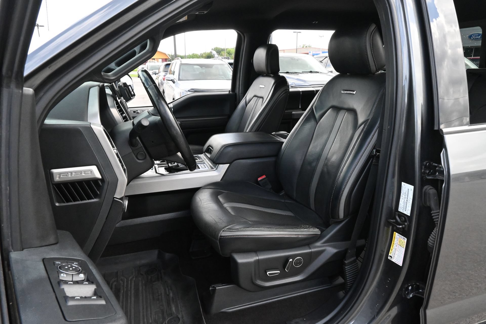 Used 2018 Ford F150 Platinum w/ Equipment Group 701A Luxury AWD/4WD image 17