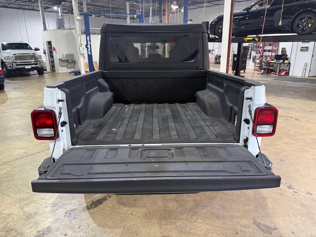 Used 2022 Jeep Gladiator Sport AWD/4WD image 16