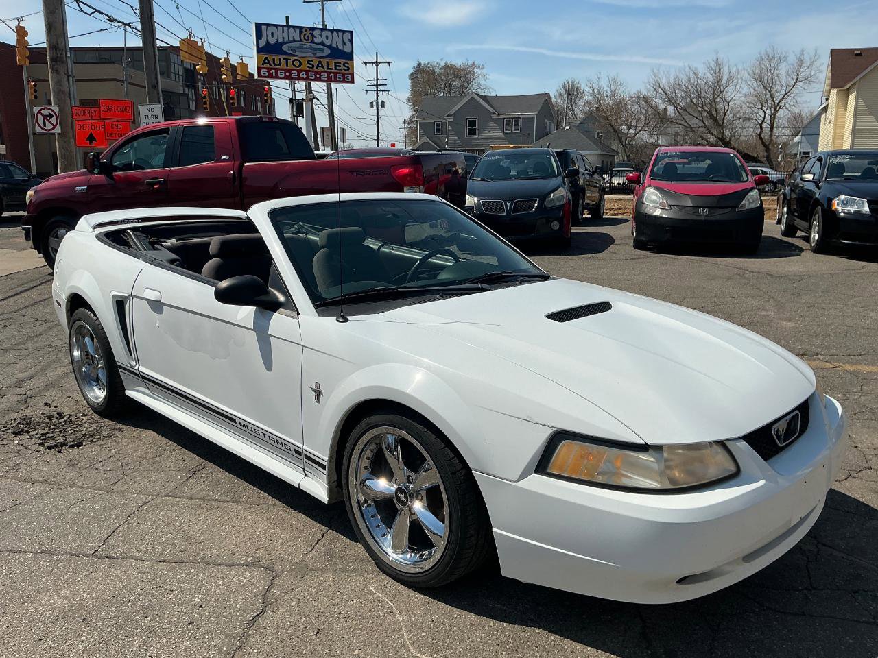 Used 2000 Ford Mustang Convertible RWD image 13