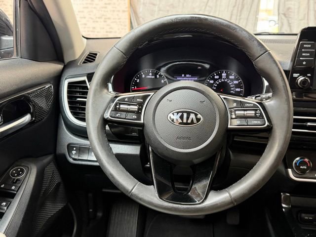 Used 2021 Kia Seltos EX image 17