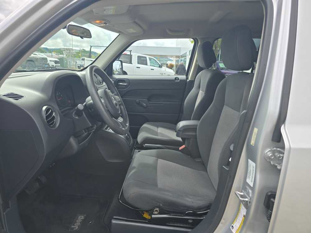 Used 2011 Jeep Patriot Sport FWD image 10