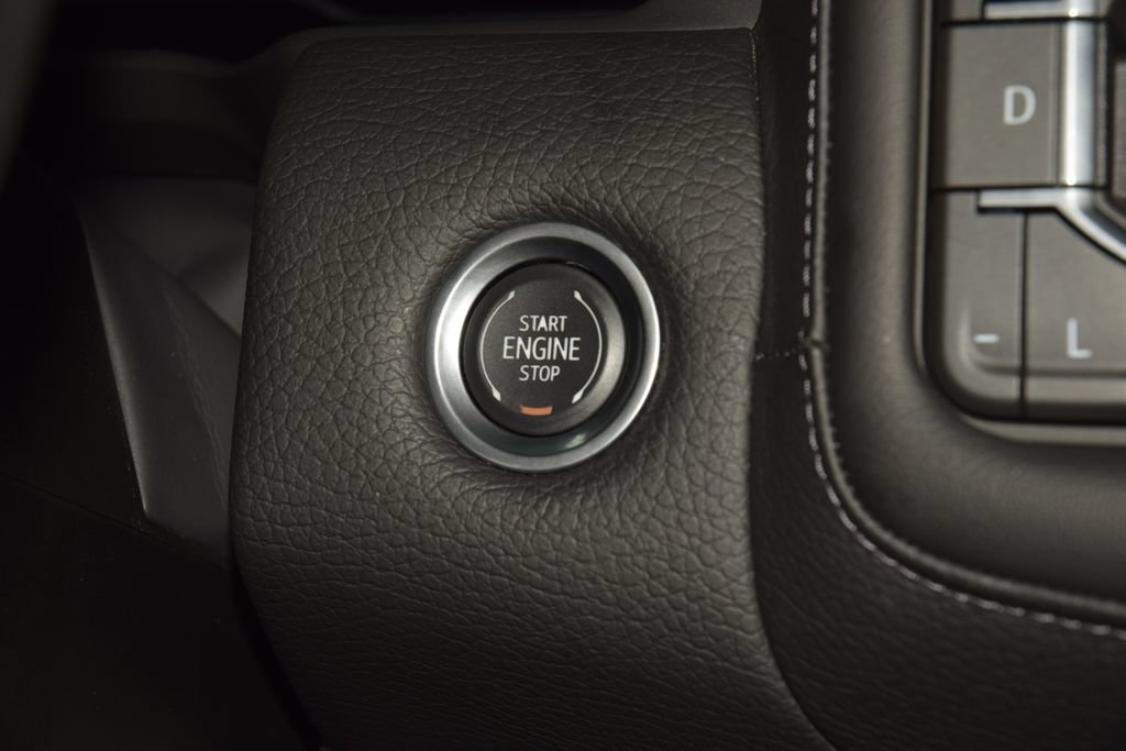 Used 2024 GMC Yukon XL Denali AWD/4WD image 36