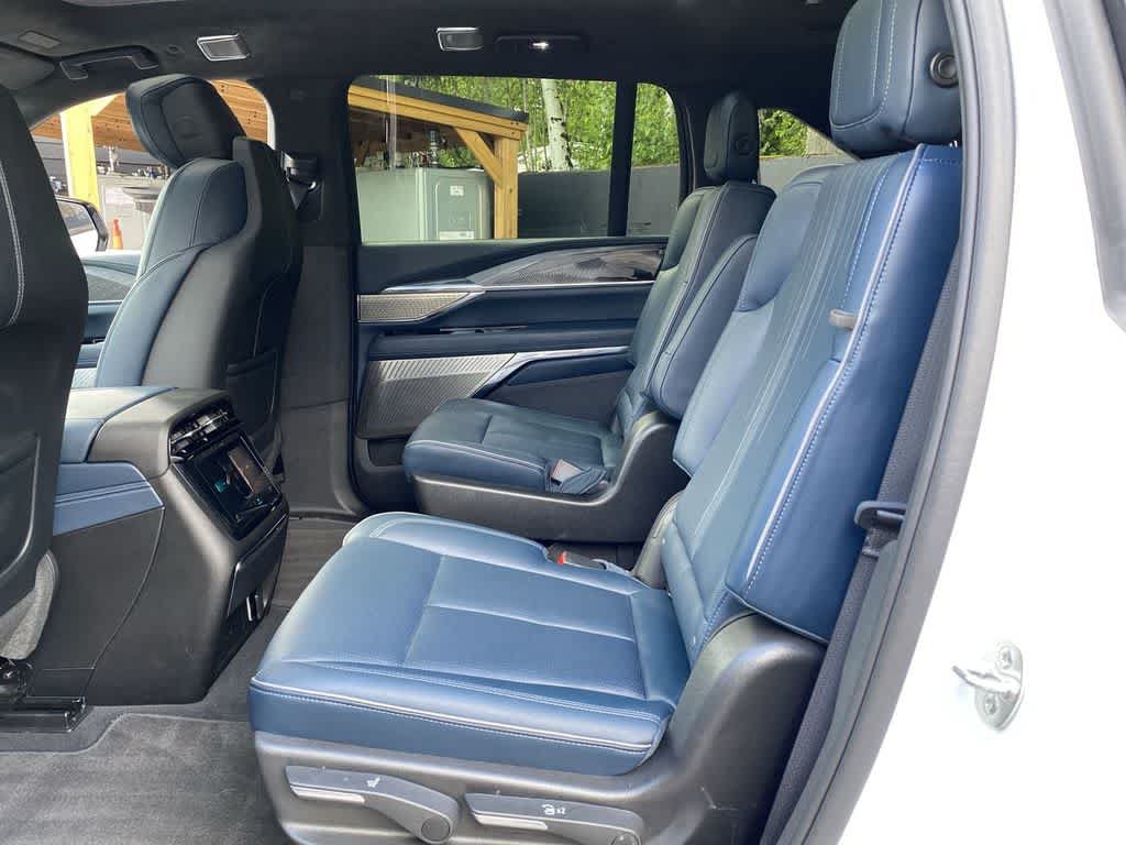 Certified 2025 Cadillac Escalade IQ Luxury 2 AWD/4WD image 17