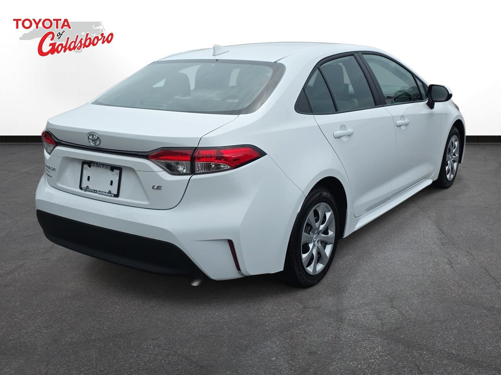 Used 2026 Toyota Corolla LE FWD image 5