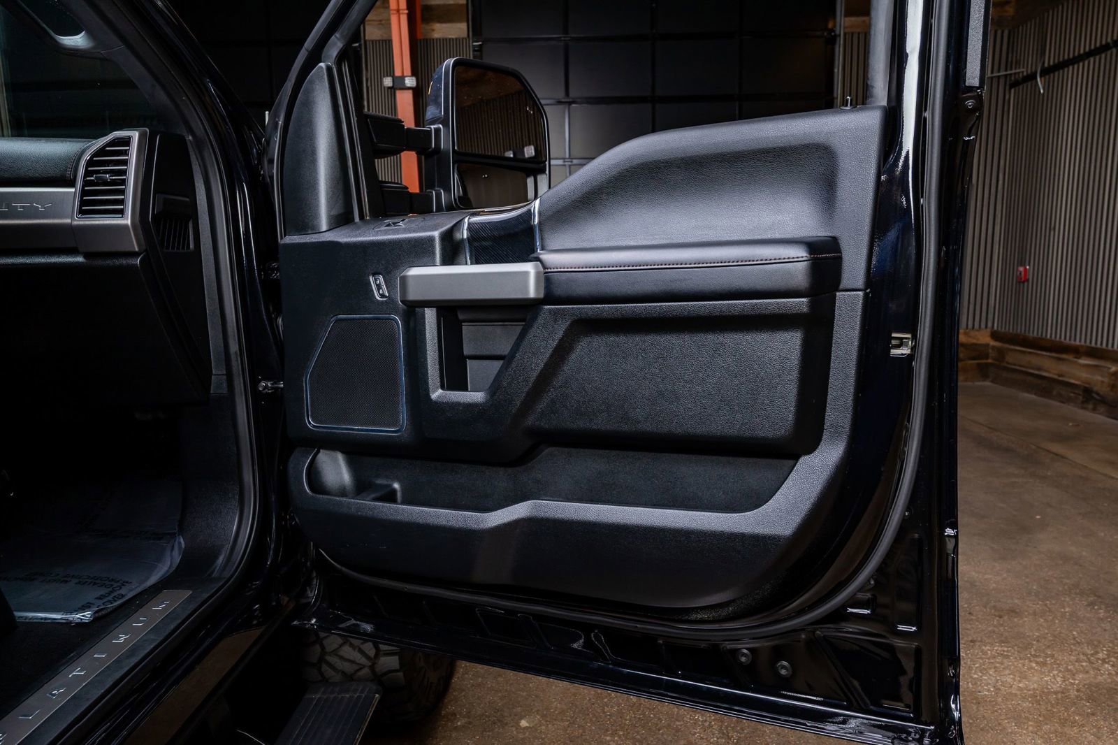 Used 2021 Ford F350 Platinum image 33