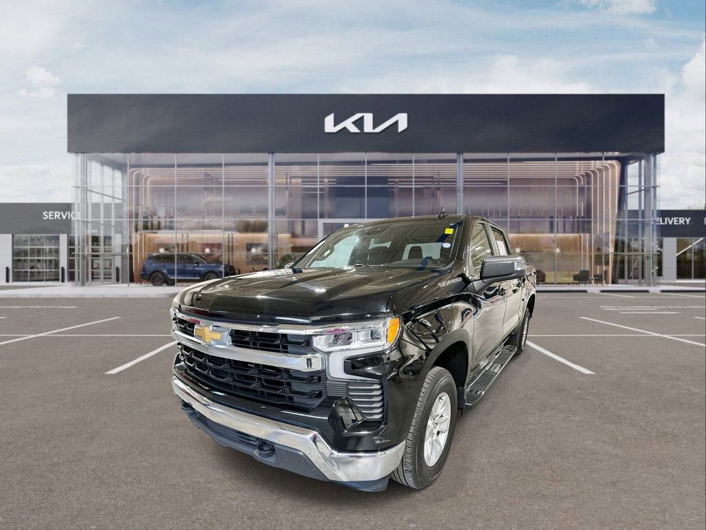 Used 2023 Chevrolet Silverado 1500 LT w/ Protection Package image 4