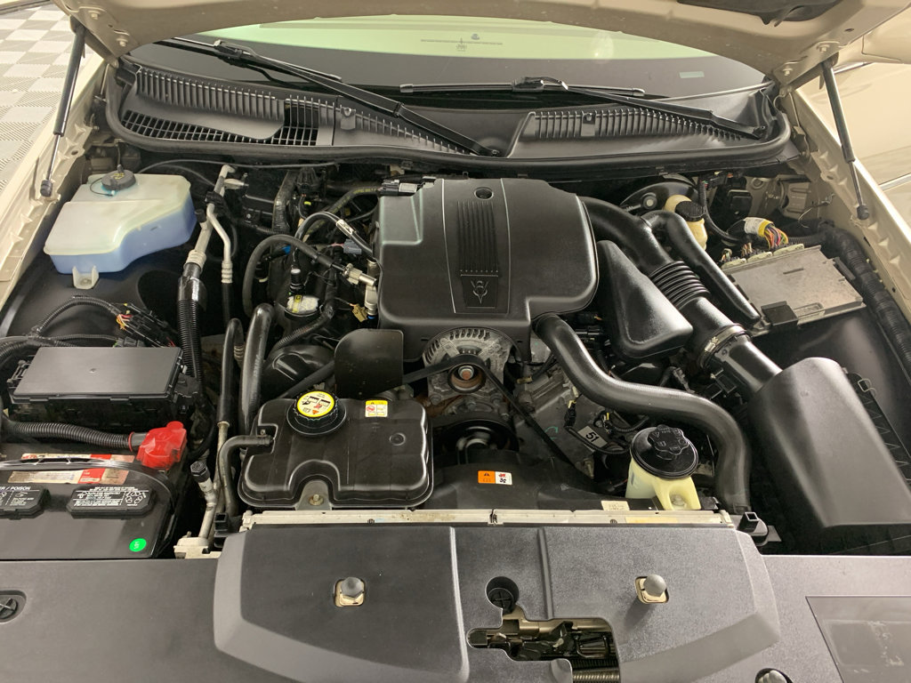 Used 2009 Lincoln Town Car Signature L image 11