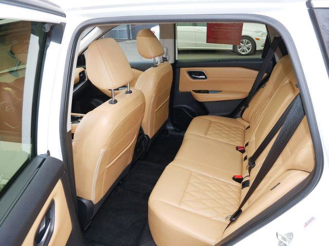 Certified 2023 Nissan Rogue Platinum AWD/4WD image 11