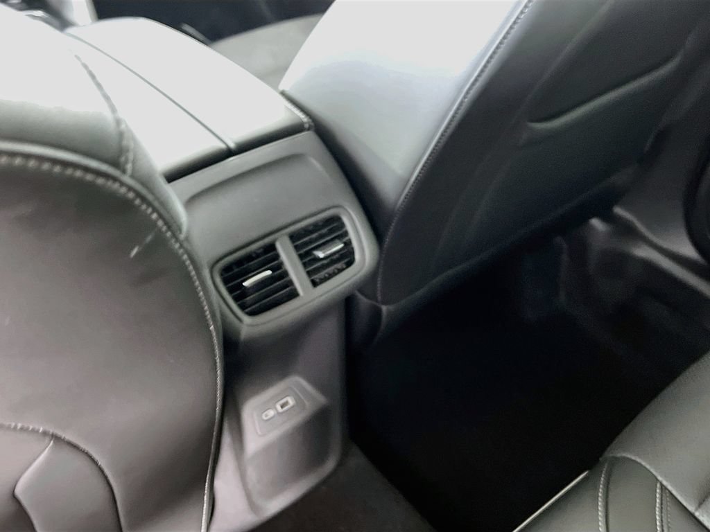 Used 2021 Buick Envision Essence AWD/4WD image 23