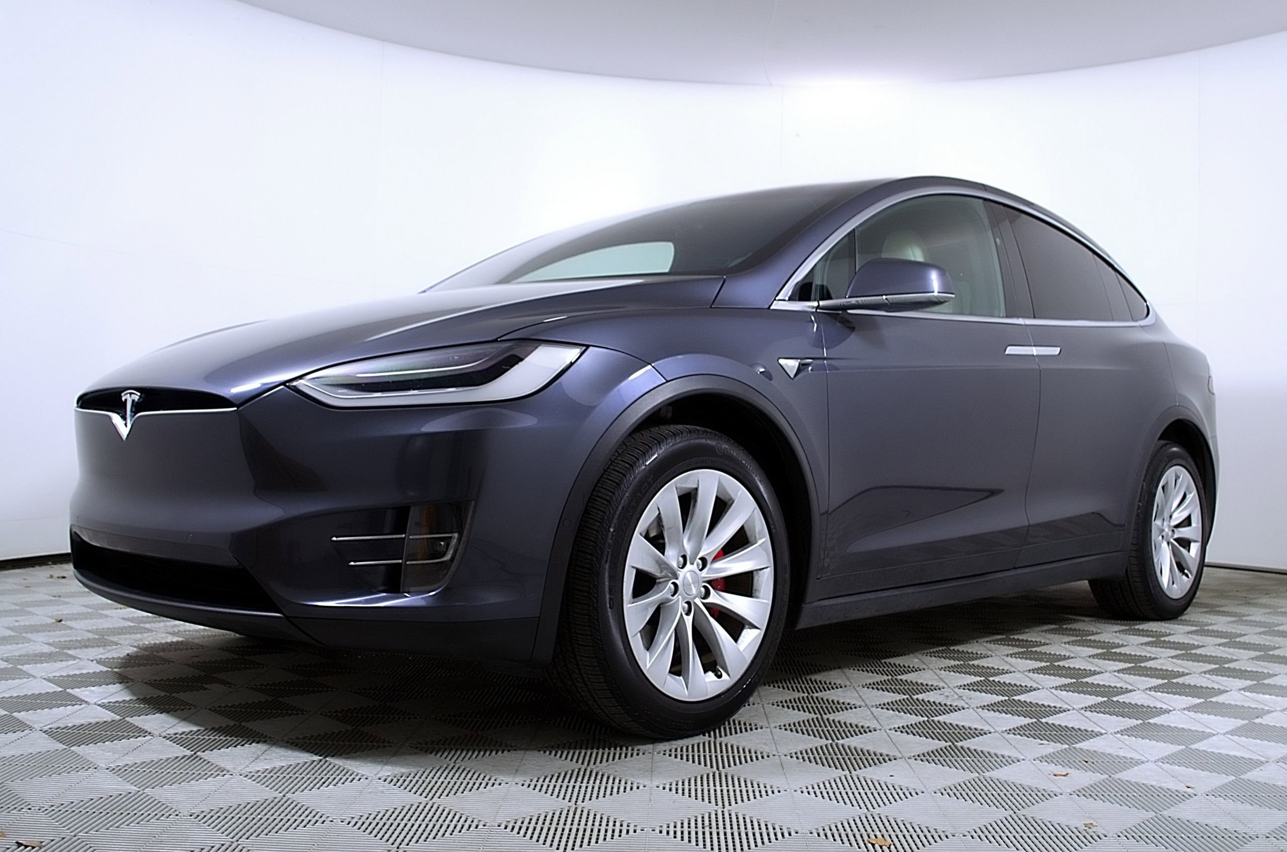 Used 2020 Tesla Model X Performance AWD/4WD image 2