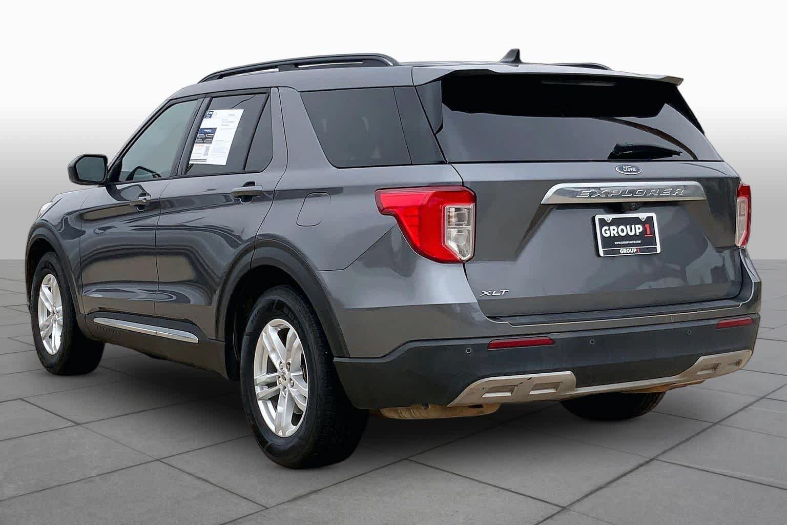 Used 2021 Ford Explorer XLT w/ Equipment Group 202A RWD image 11