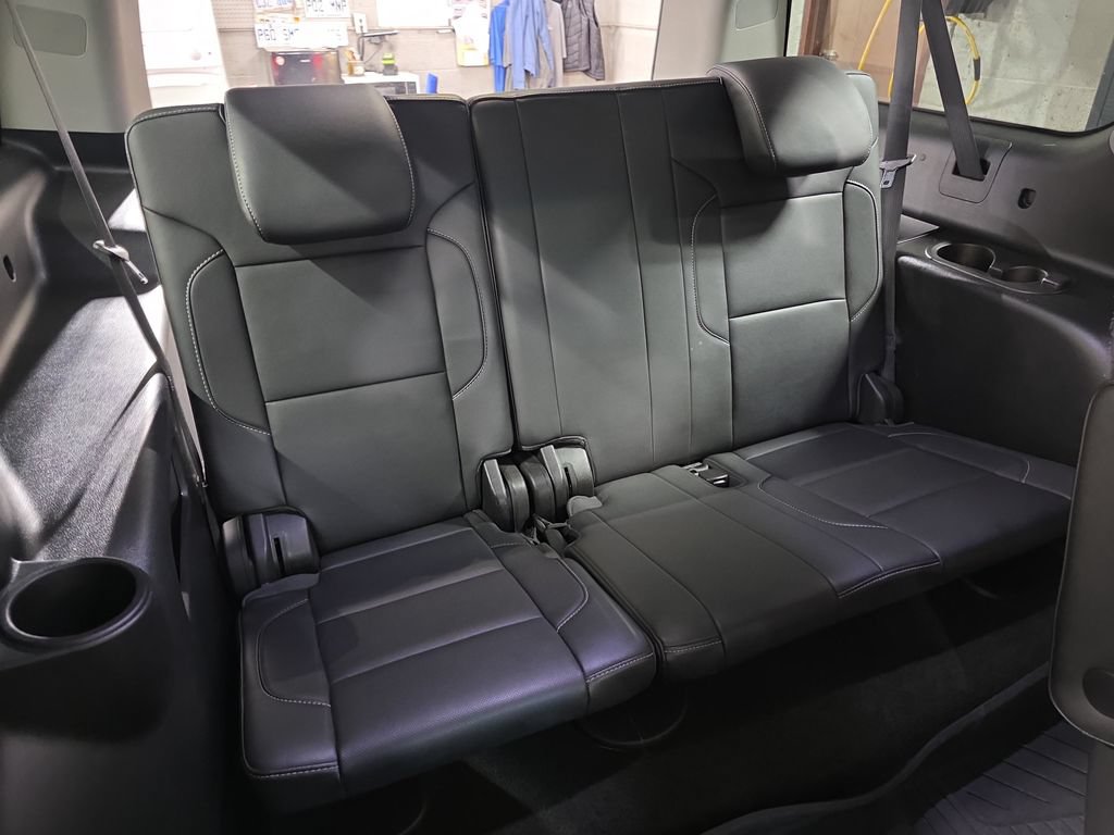 Used 2018 Chevrolet Suburban Premier AWD/4WD image 12