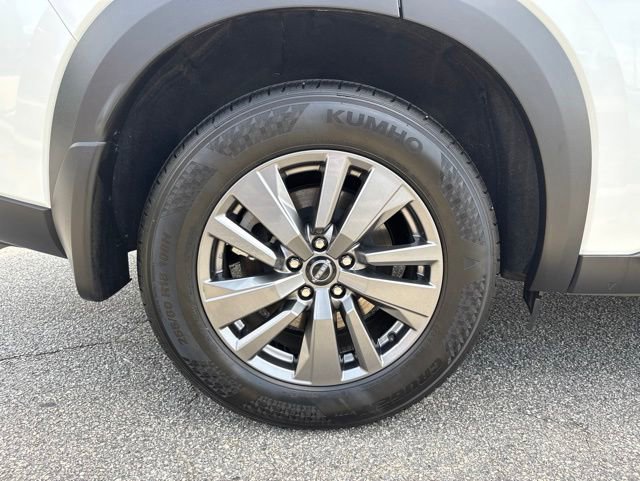 Used 2025 Nissan Pathfinder SV FWD image 8