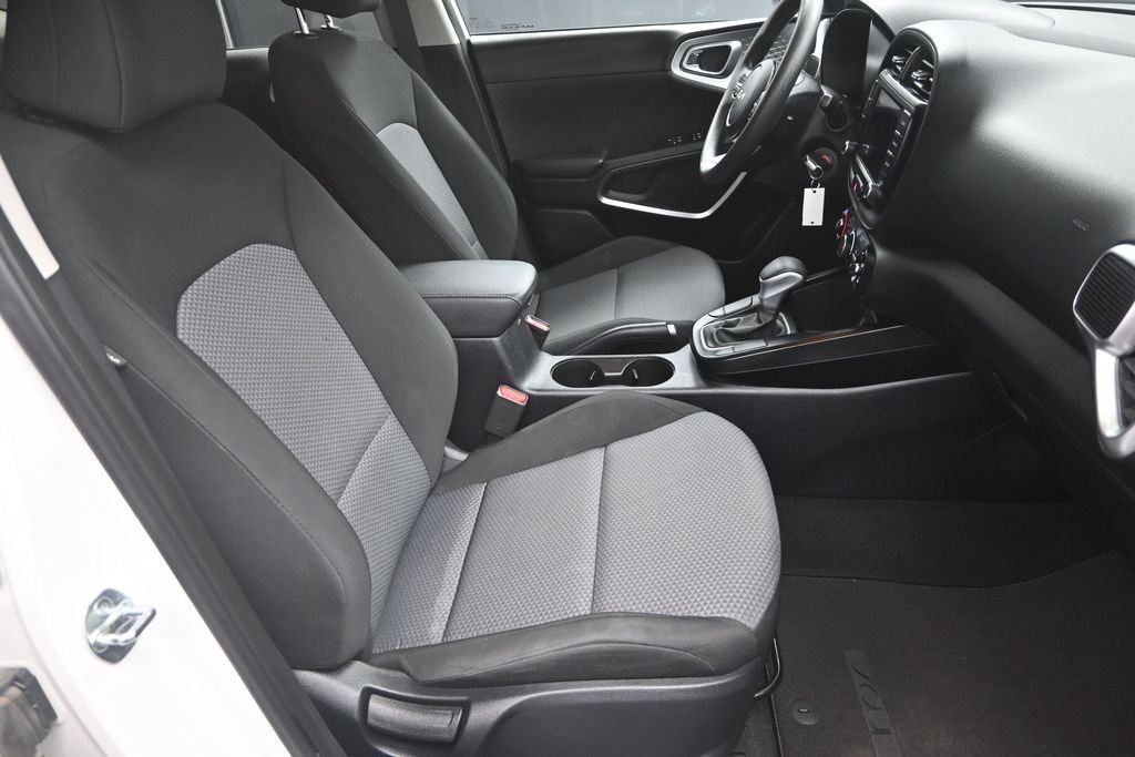 Used 2023 Kia Soul LX FWD image 32