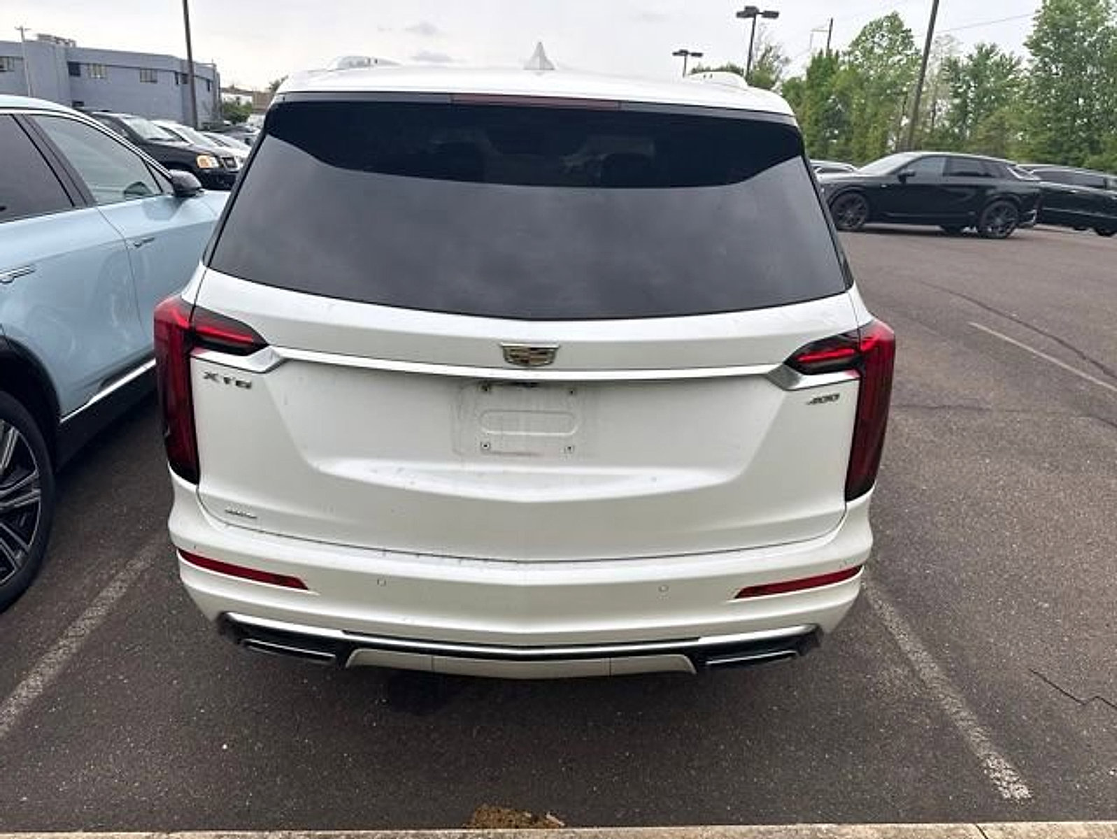 Certified 2023 Cadillac XT6 Premium Luxury w/ Technology Package AWD/4WD image 3