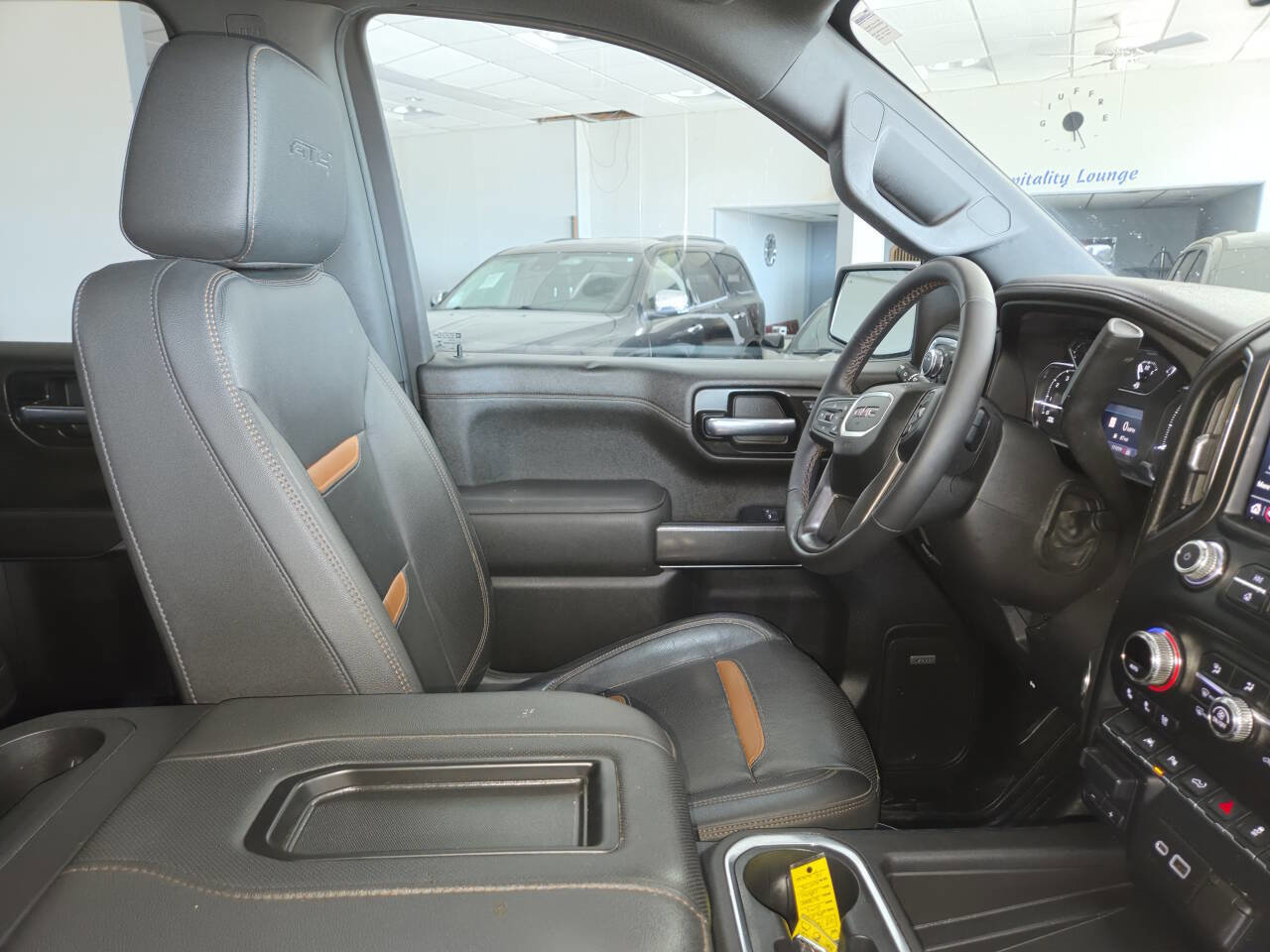 Used 2022 GMC Sierra 1500 AT4 w/ AT4 Premium Package AWD/4WD image 30