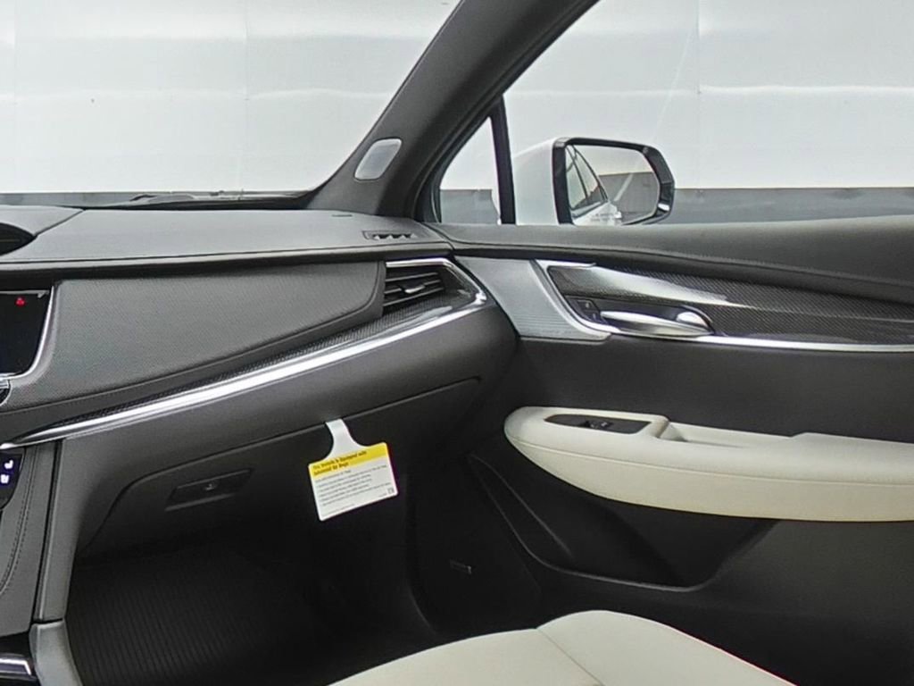 New 2025 Cadillac XT5 Sportv w/ LPO, Floor Liner Package image 11