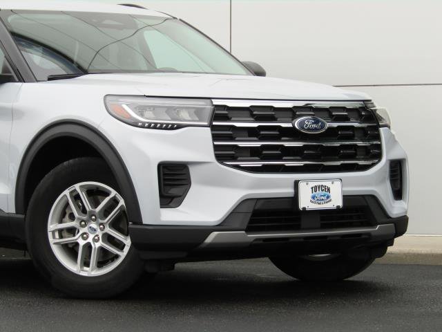 Used 2025 Ford Explorer Active AWD/4WD image 6