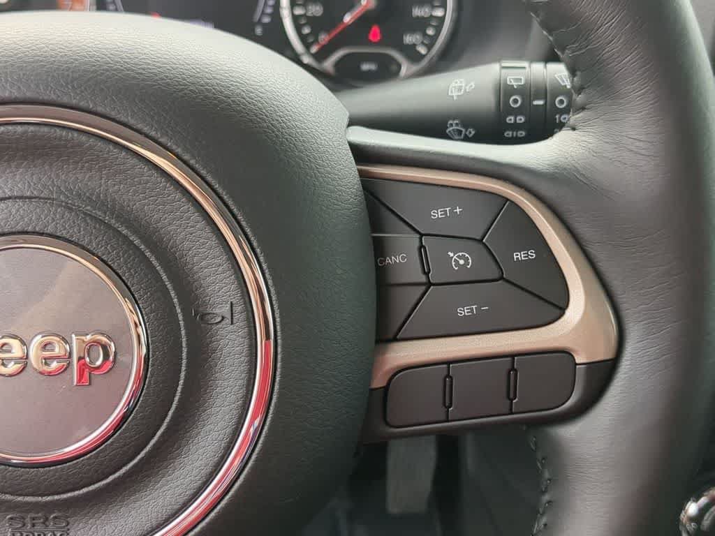 Used 2017 Jeep Renegade Latitude w/ Cold Weather Group AWD/4WD image 22