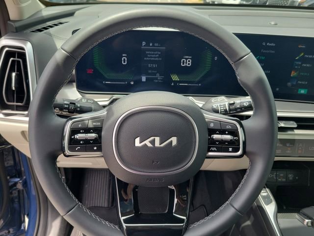 Used 2025 Kia Sorento EX w/ Panoramic Sunroof Package FWD image 17