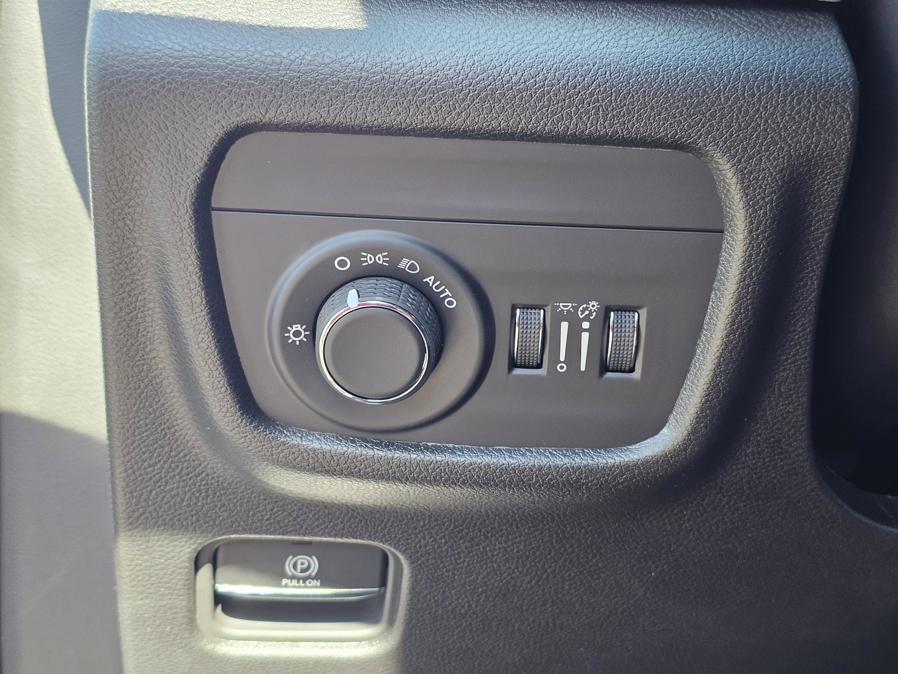 New 2025 Jeep Grand Cherokee L Altitude image 12