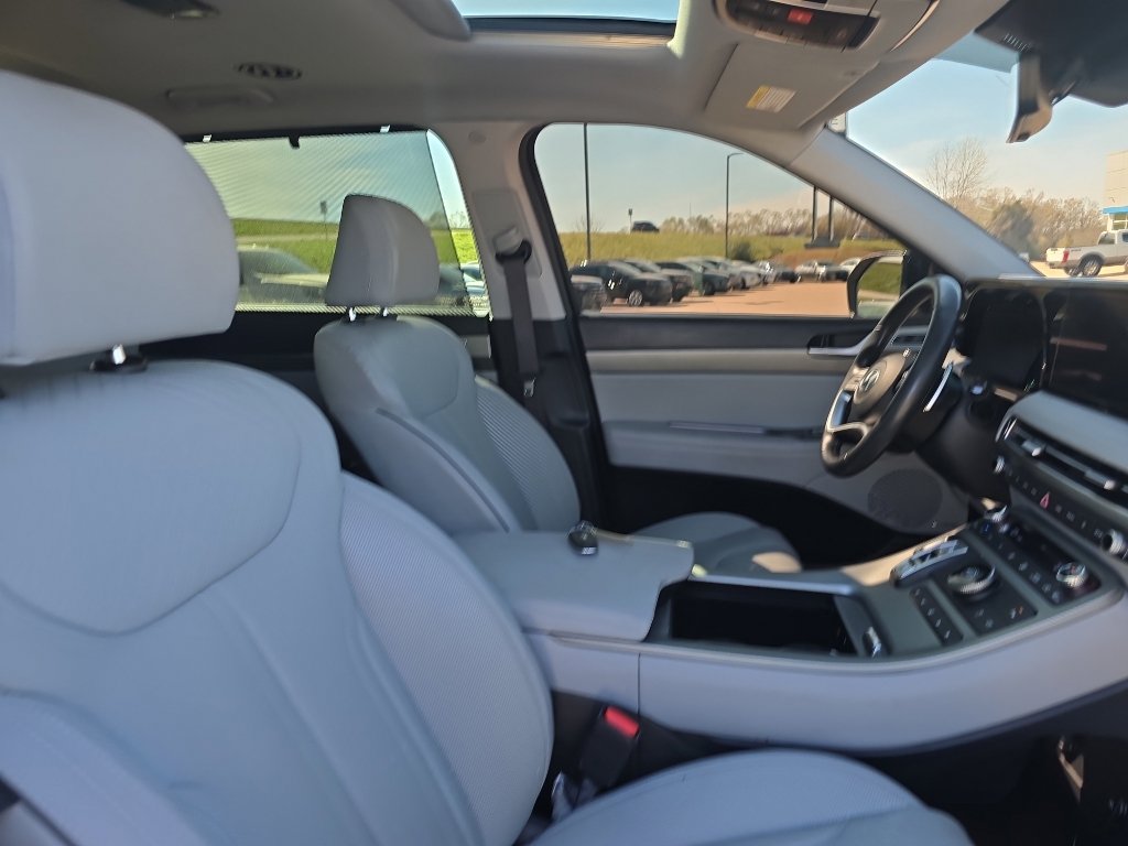 Used 2024 Hyundai Palisade SEL w/ Premium Package image 17