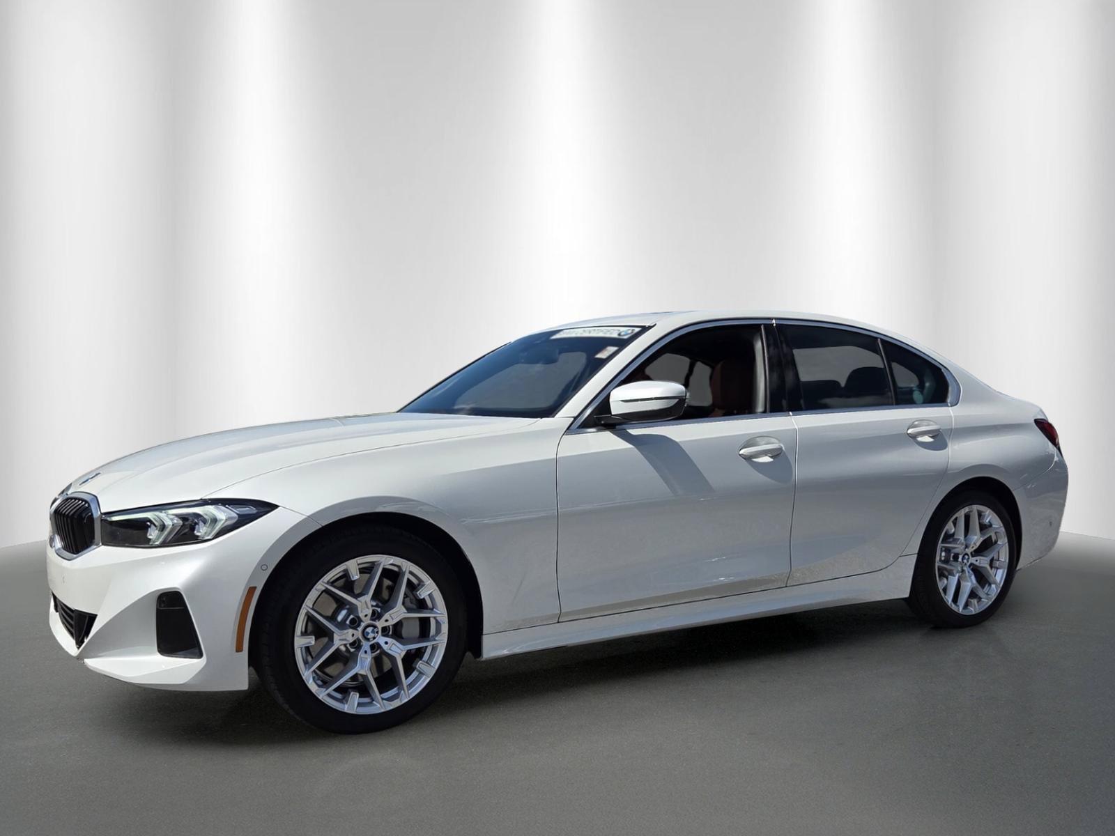 Certified 2025 BMW 330i Sedan RWD image 3