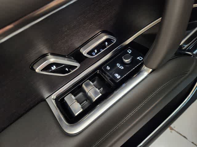 New 2026 Land Rover Range Rover Long Wheelbase SE AWD/4WD image 34