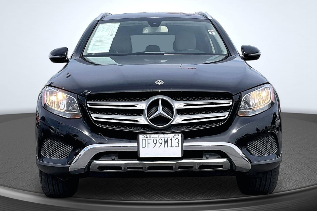 Used 2018 Mercedes-Benz GLC 300 w/ Premium Package image 3