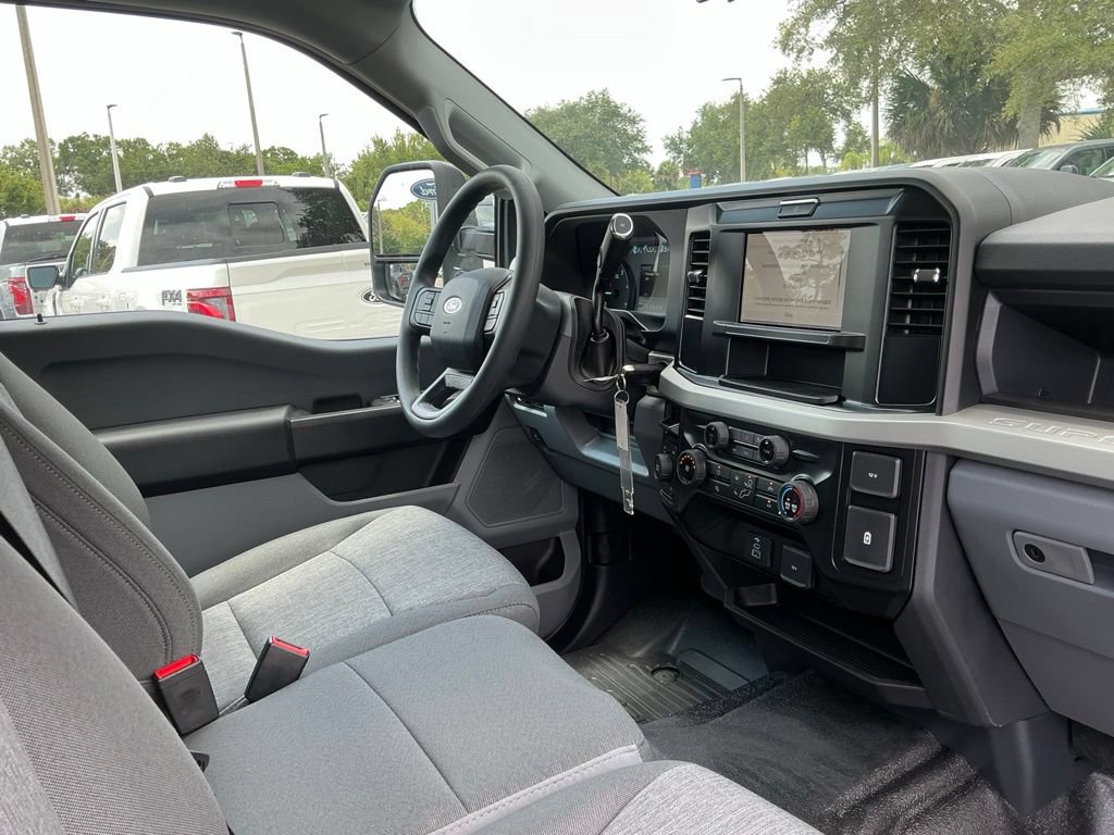 New 2026 Ford F250 XL w/ XL Chrome Package AWD/4WD image 19