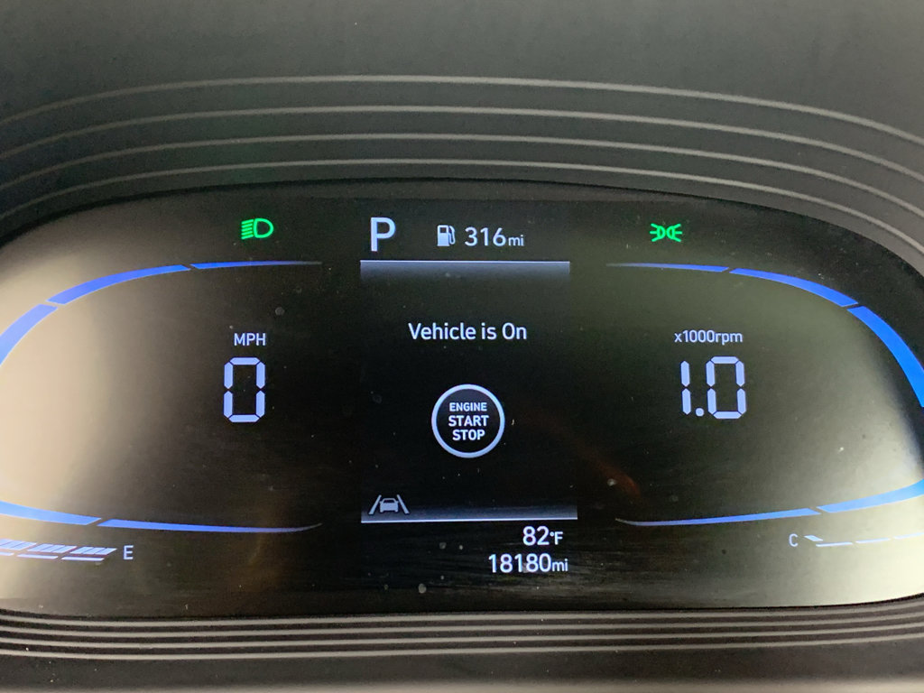 Used 2025 Hyundai Venue SEL FWD image 24