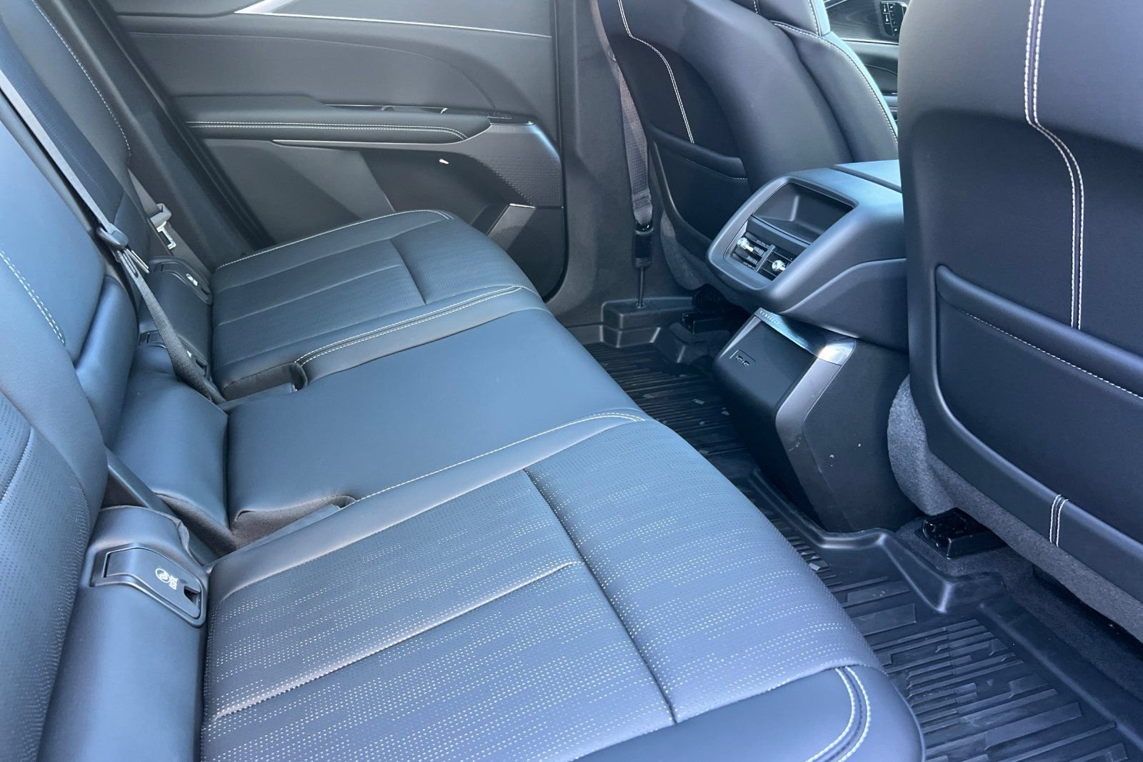 Used 2026 Cadillac Lyriq Luxury w/ LPO, Floor Liner Package RWD image 17
