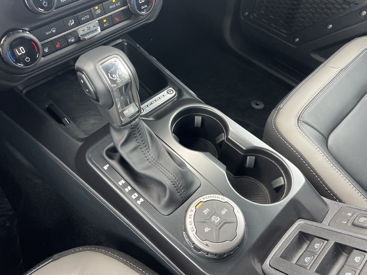 New 2026 Ford Bronco Outer Banks AWD/4WD image 8
