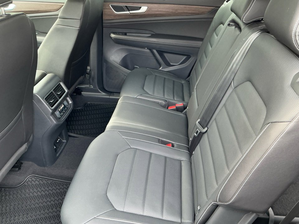 New 2026 Volkswagen Atlas SEL image 12