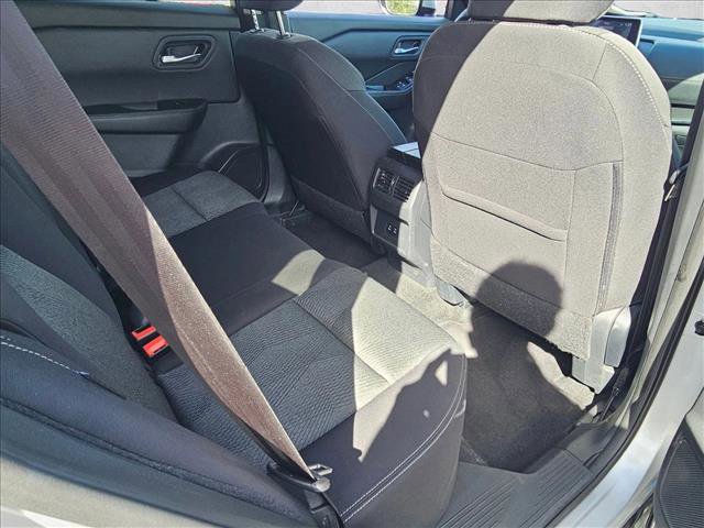 Used 2024 Nissan Rogue SV image 18