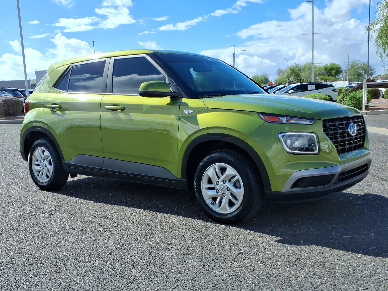Used 2022 Hyundai Venue SE FWD image 1
