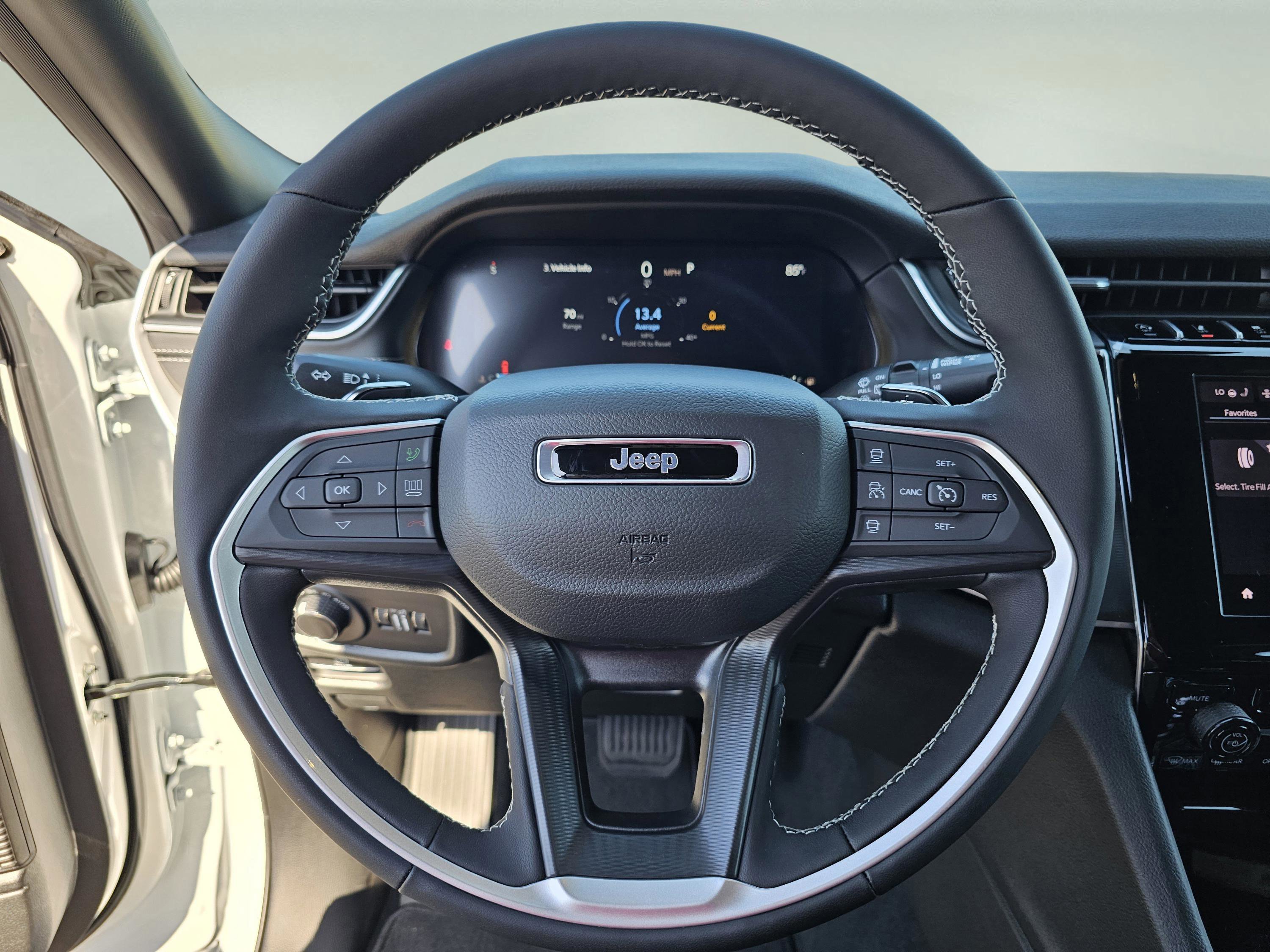 New 2025 Jeep Grand Cherokee L Altitude image 13