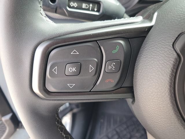 Used 2025 Jeep Gladiator Mojave w/ Convenience Group AWD/4WD image 16