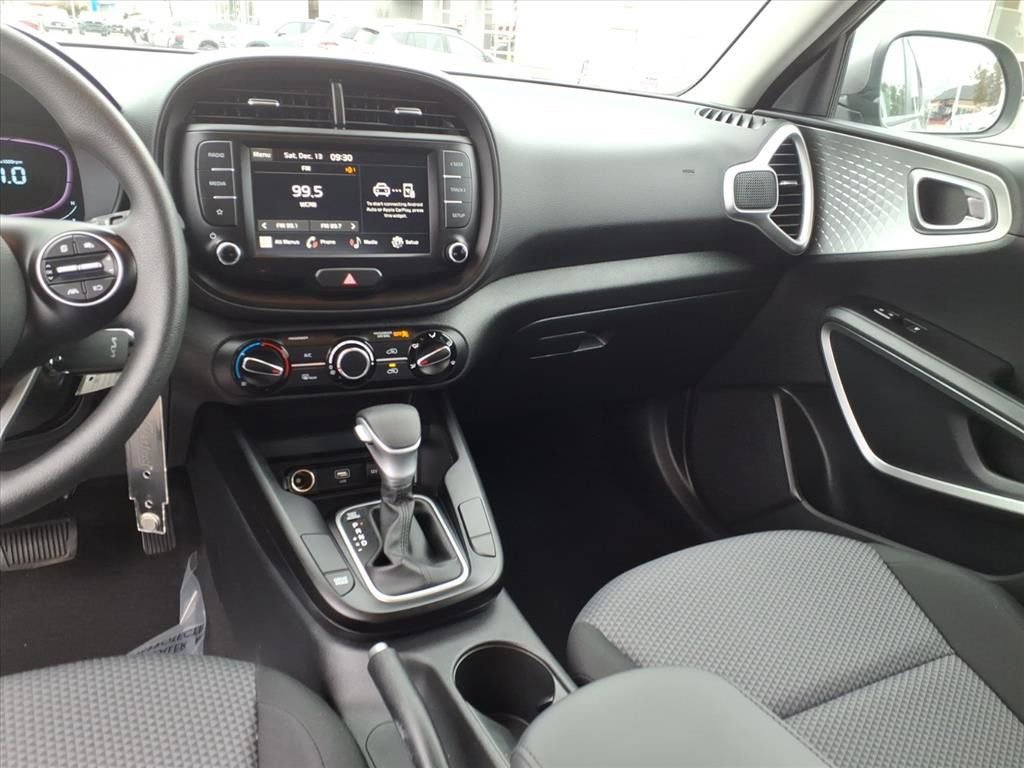 Used 2023 Kia Soul LX w/ LX Technology Package image 14