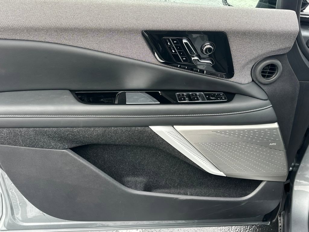 New 2026 Cadillac Optiq Sport 1 image 10