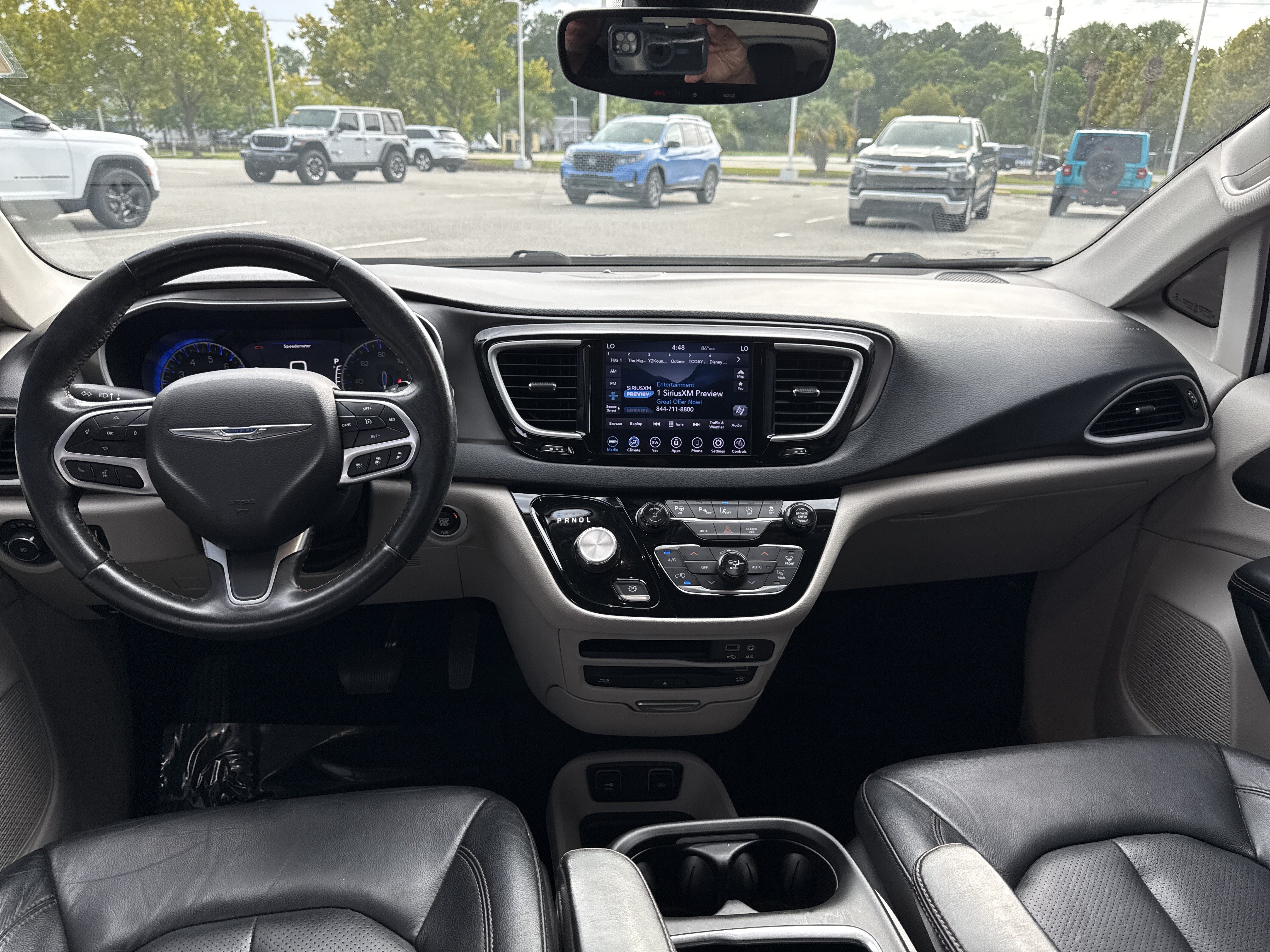 Used 2020 Chrysler Pacifica Touring-L Plus w/ Tire & Wheel Group FWD image 28
