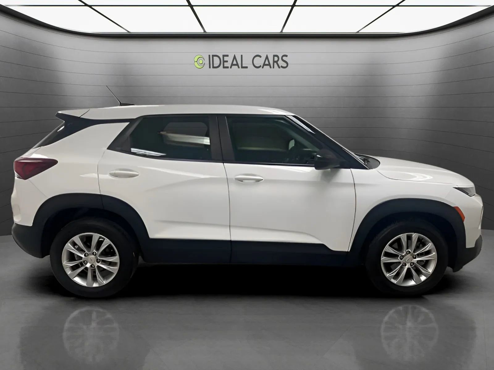 Used 2021 Chevrolet TrailBlazer LS FWD image 4