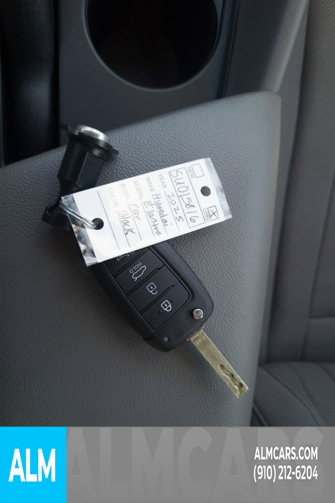 Used 2025 Hyundai Elantra SE image 35