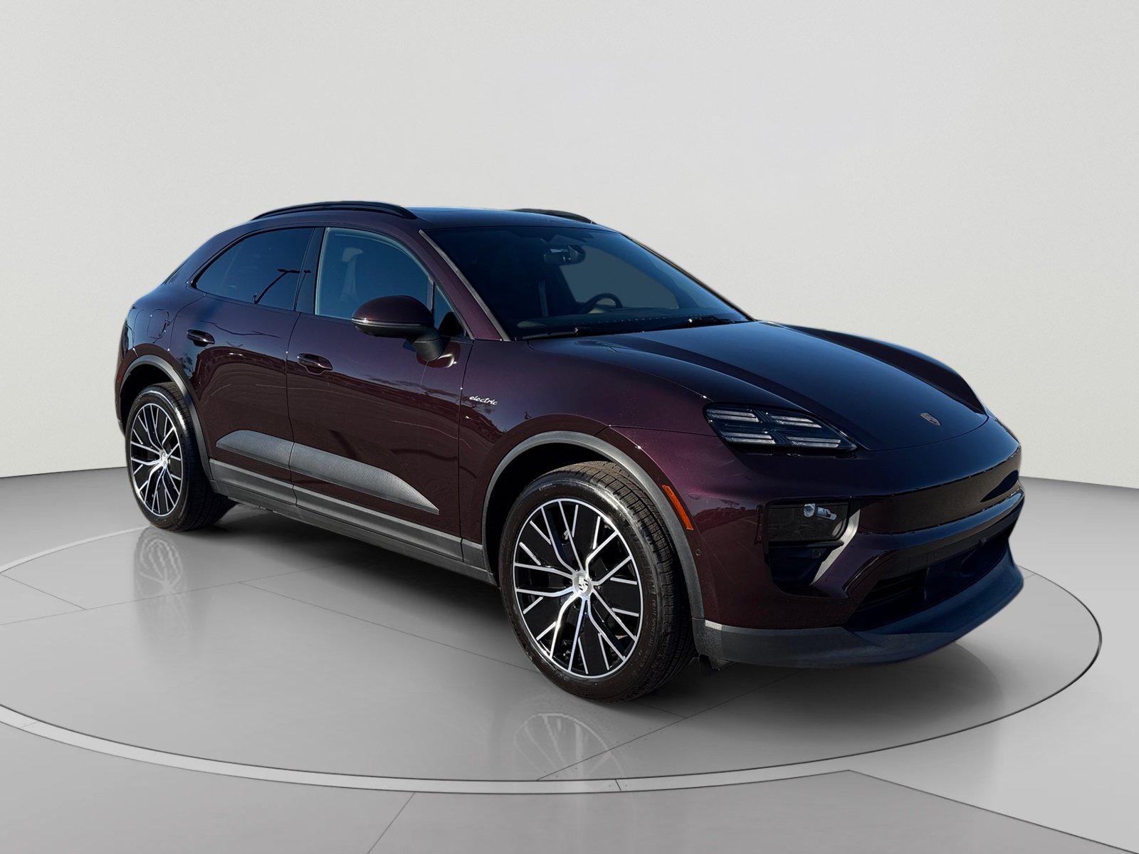 Used 2025 Porsche Macan Electric RWD image 7