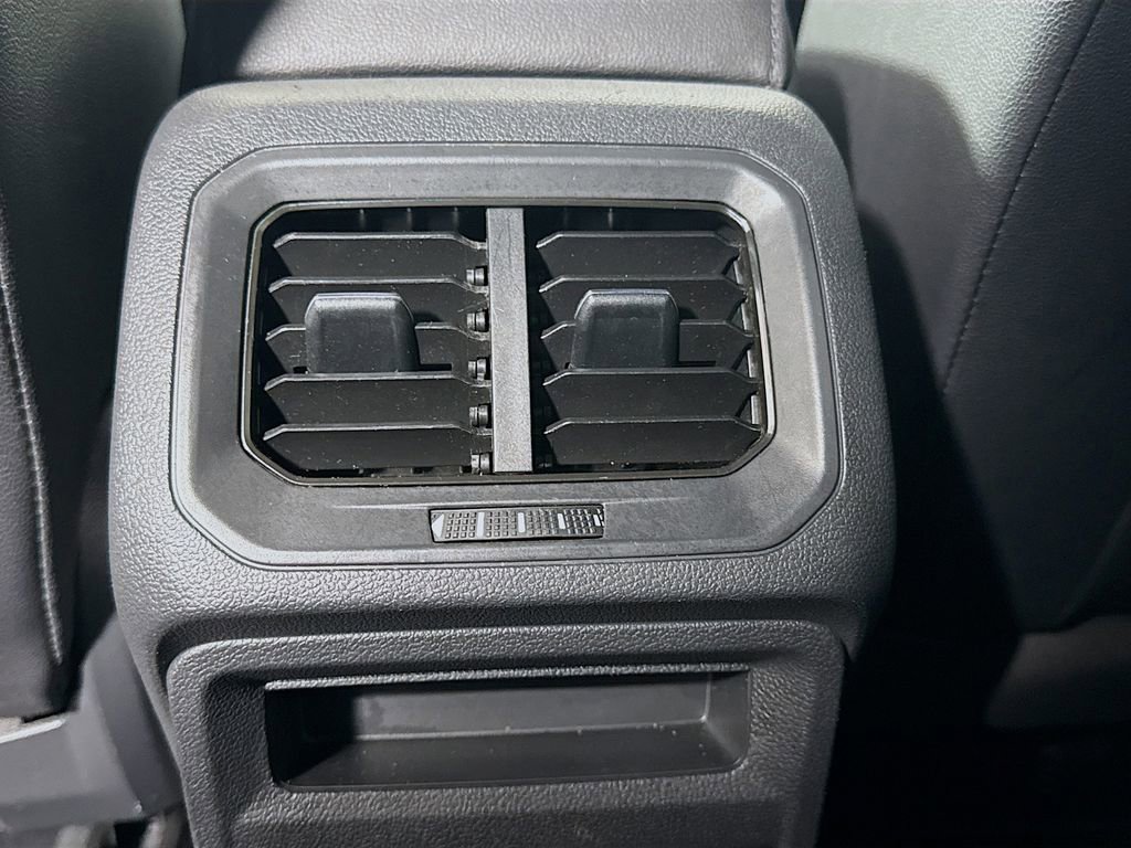 Used 2020 Volkswagen Tiguan SE R-Line image 21