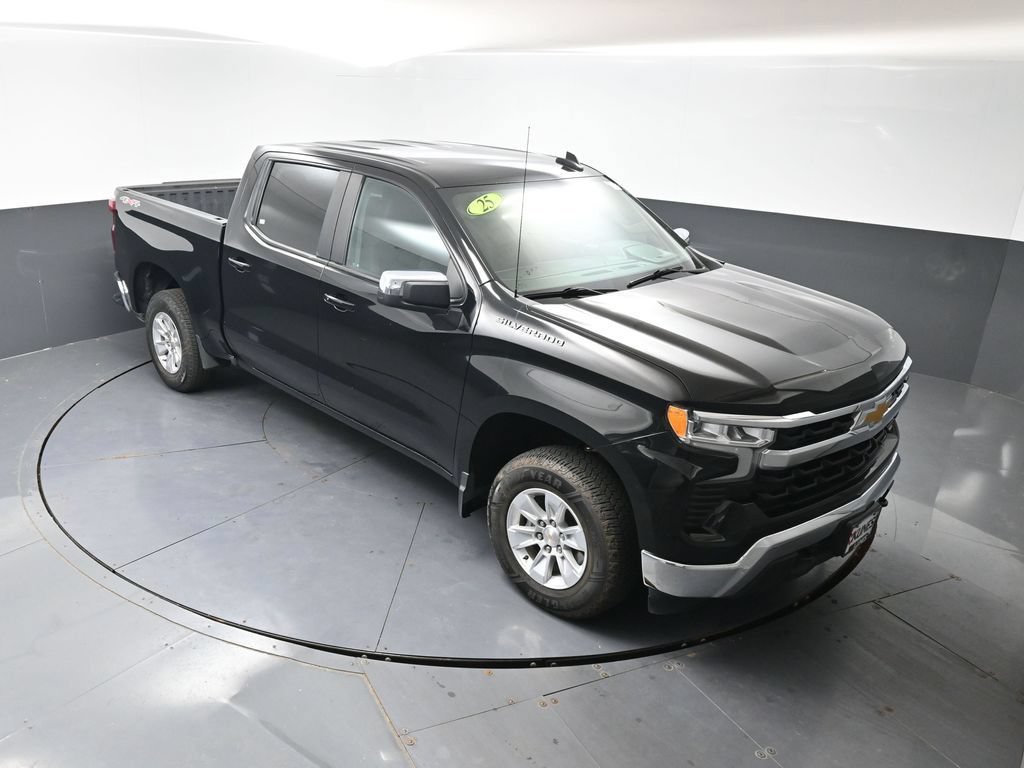 Used 2025 Chevrolet Silverado 1500 LT AWD/4WD image 42