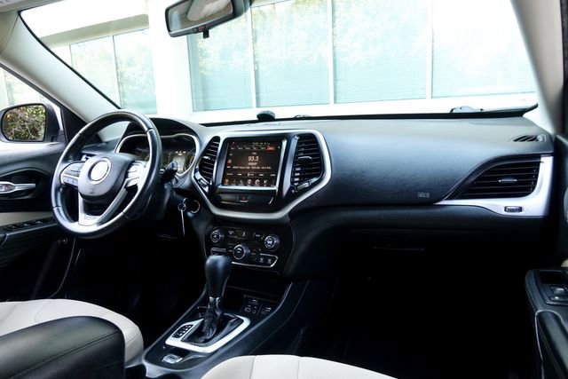 Used 2015 Jeep Cherokee Latitude image 23