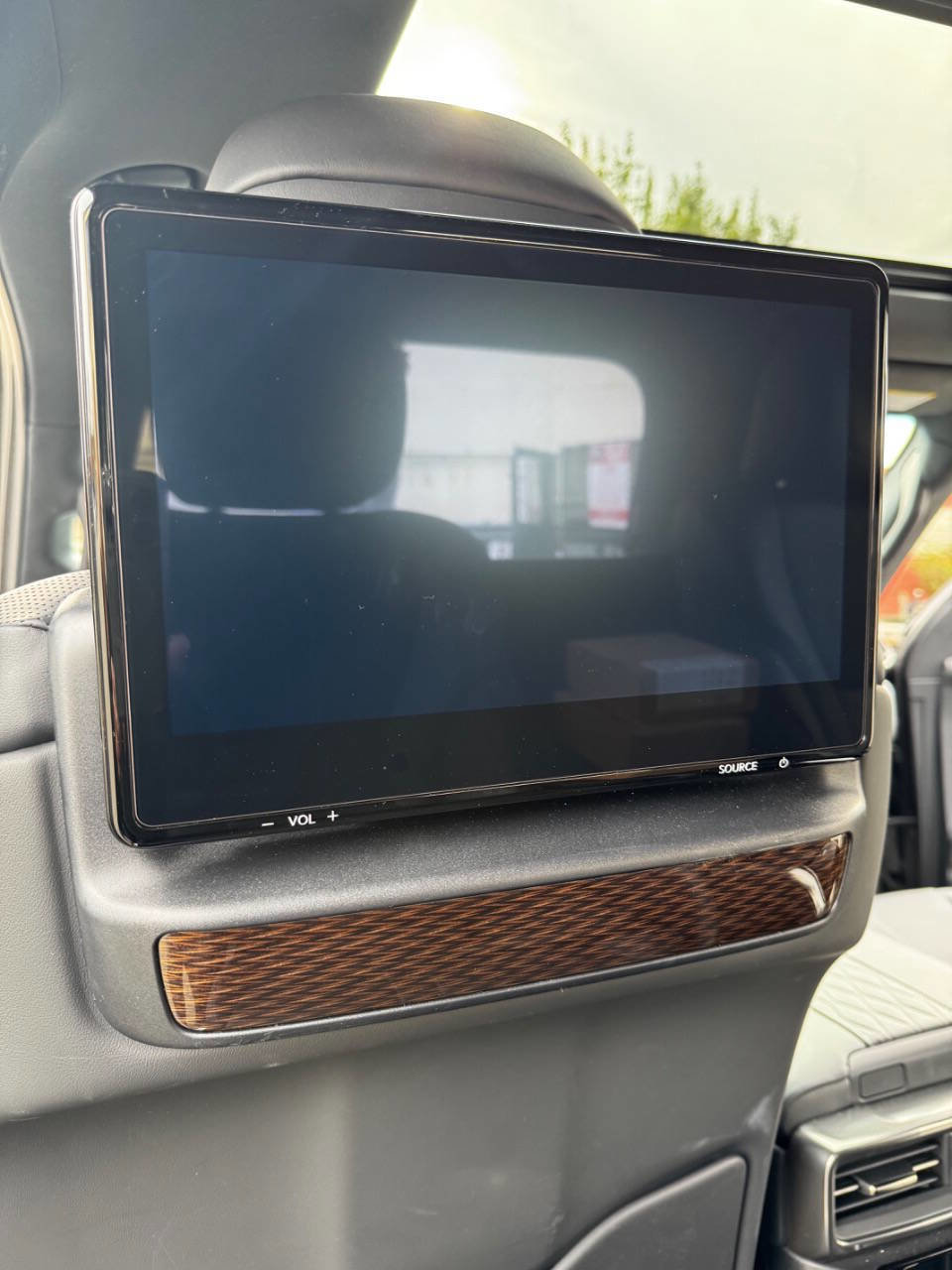 Used 2024 Lexus LX 600 4WD w/ Ultra Luxury Package image 12